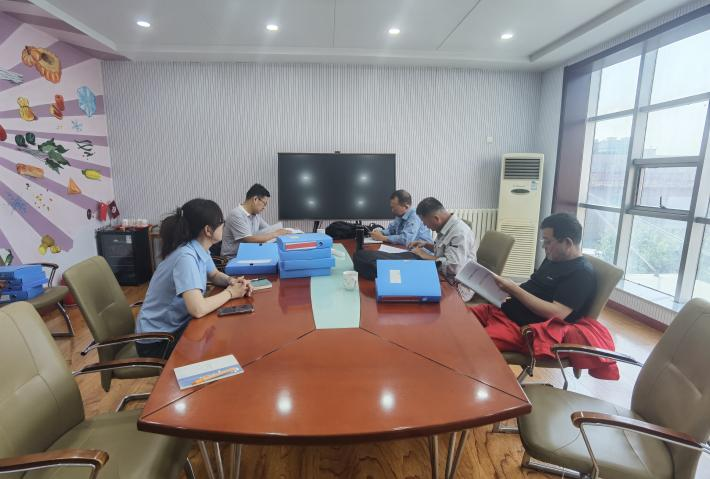 工業園區聘請專家來公司進行體檢式安全檢查